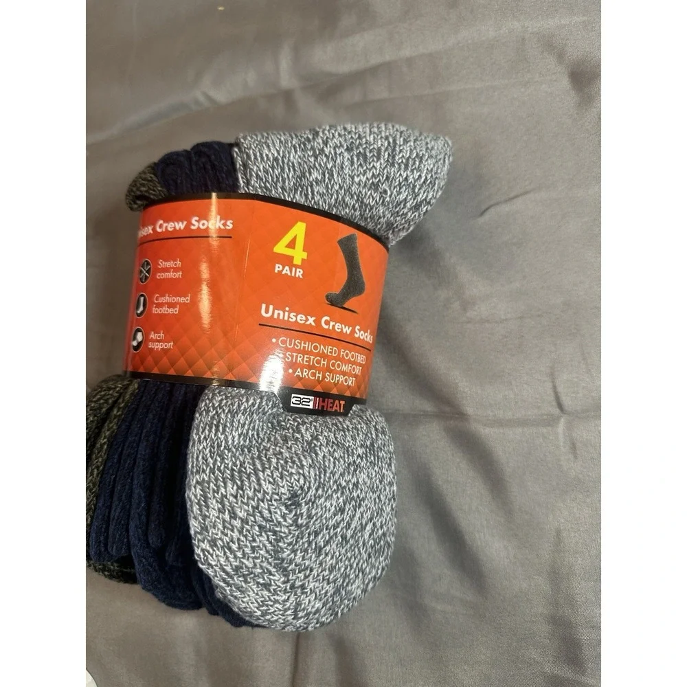 32 Degrees Heat Unisex Crew Socks 4 Pairs Cushioned Arch Support Stretch M